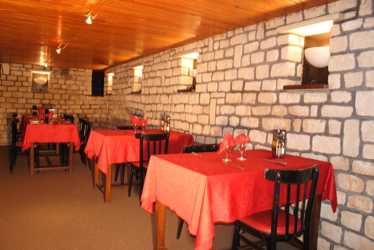 Taverne De La Paix La Ferte-Mace Luaran gambar